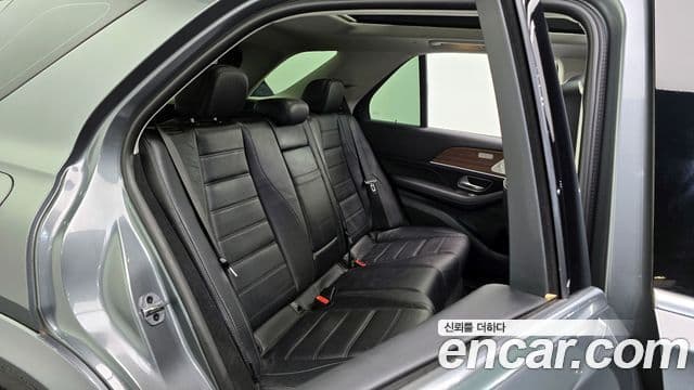 Mercedes-Benz GLE-Class 2021 — ფოტო 12/20