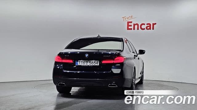 BMW 5 Series 2023 — Şəkil 7/20