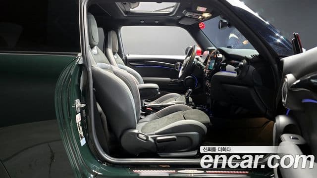 Mini Cooper S 2022 — ფოტო 8/20