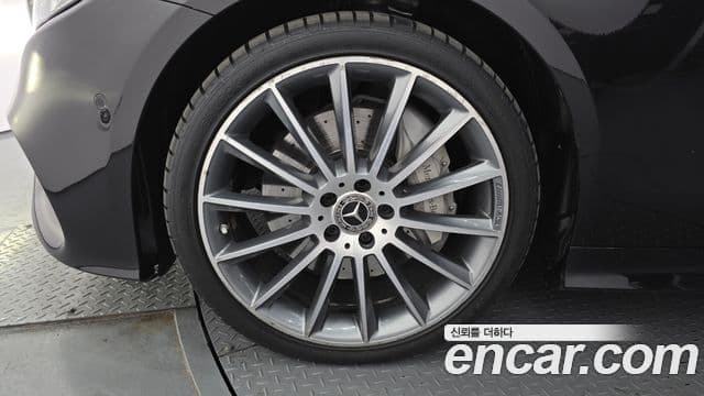 Mercedes-Benz E-Class 2020 — ფოტო 5/20