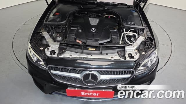 Mercedes-Benz E-Class 2020 — ფოტო 6/20