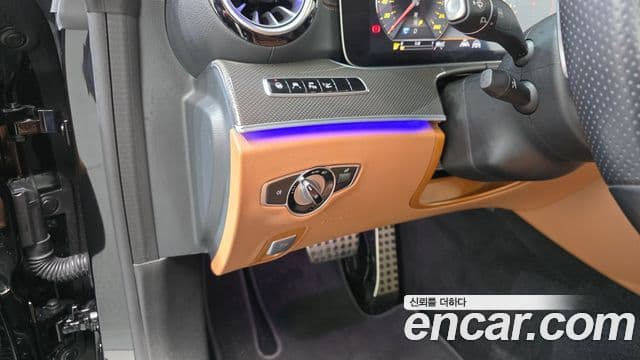 Mercedes-Benz E-Class 2020 — ფოტო 15/20