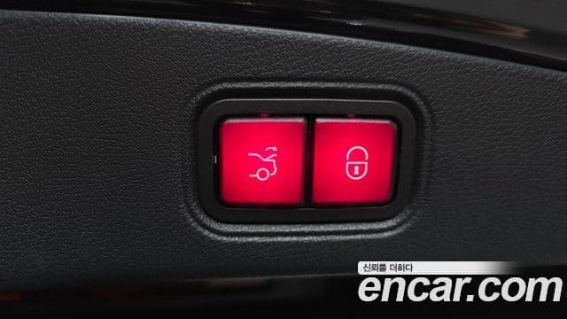 Mercedes-Benz E-Class 2020 — ფოტო 19/20
