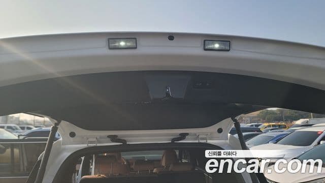 Hyundai Santa Fe 2023 — Şəkil 19/20