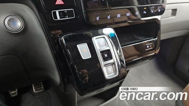 Hyundai Staria 2023 — Şəkil 9/20