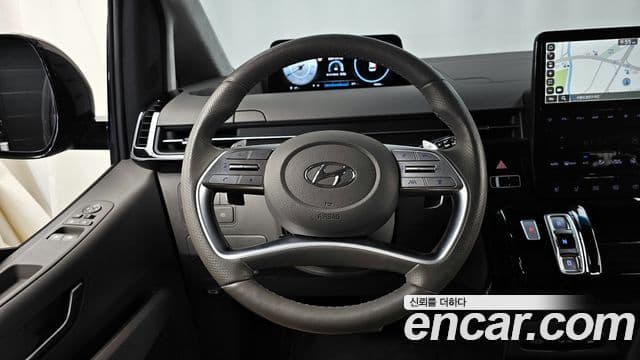 Hyundai Staria 2023 — Şəkil 13/20