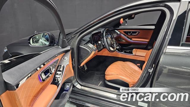Mercedes-Benz S-Class 2022 — Photo 1/20