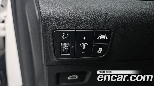 Kia K5 2023 — ფოტო 17/20