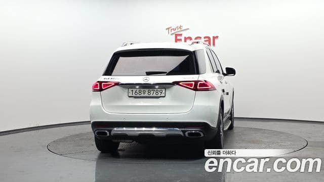 Mercedes-Benz GLE-Class 2019 — Фото 4/20