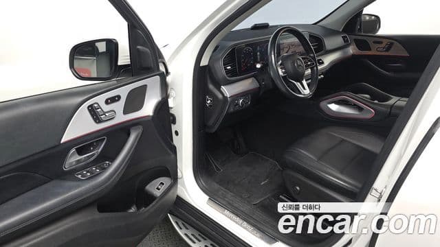 Mercedes-Benz GLE-Class 2019 — Фото 12/20