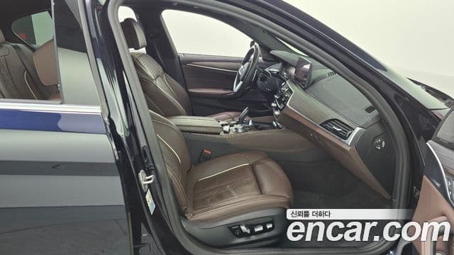 BMW 5 Series 2021 — ფოტო 11/20