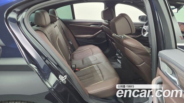 BMW 5 Series 2021 — ფოტო 12/20