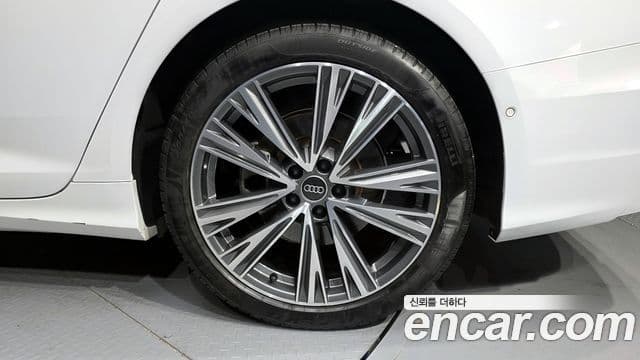 Audi A6 2022 — ფოტო 5/20