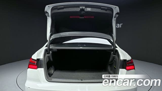 Audi A6 2022 — ფოტო 19/20