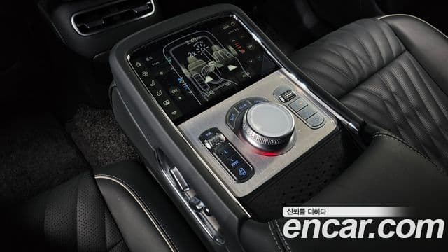 Genesis G90 2022 — Photo 12/20