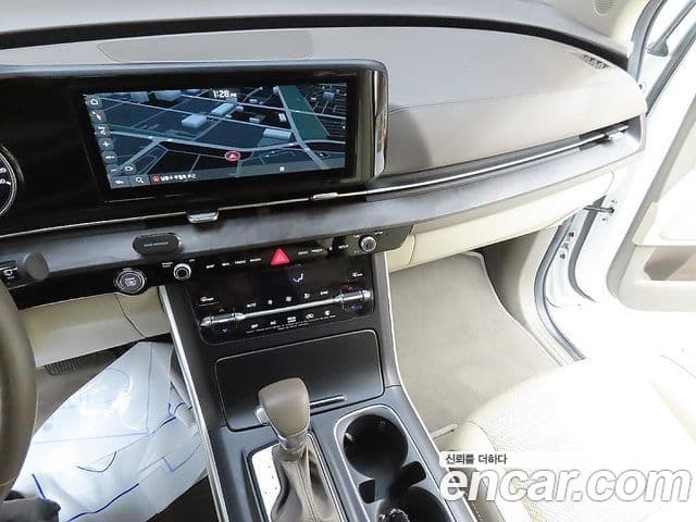 Kia Carnival 2022 — фото 7 из 20
