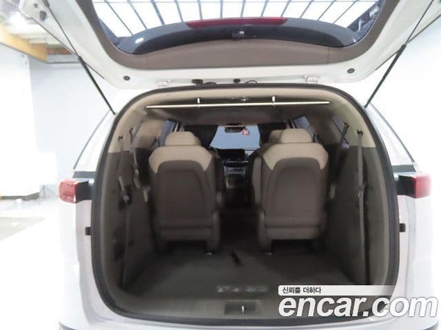 Kia Carnival 2022 — Şəkil 18/20