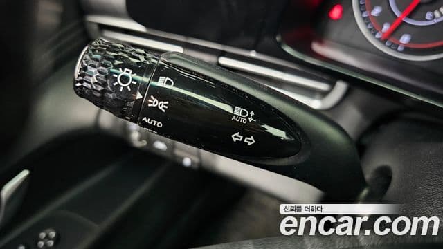 Hyundai The New Avante Hybrid 2021 — Photo 16/20