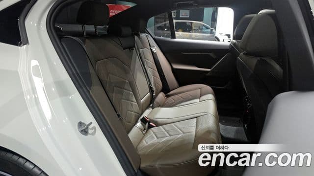 BMW 5 Series 2025 — Şəkil 12/20