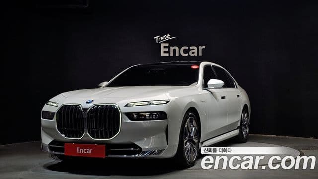 BMW 7 Series 2023 — Şəkil 1/20