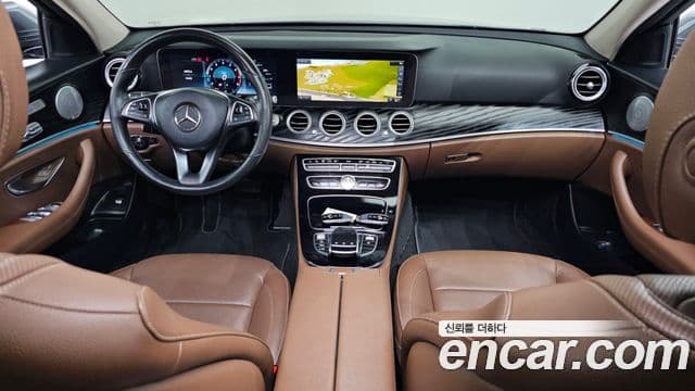 Mercedes-Benz E-Class 2018 — ფოტო 7/20