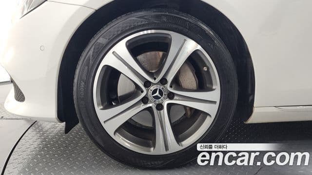 Mercedes-Benz E-Class 2018 — Şəkil 5/20