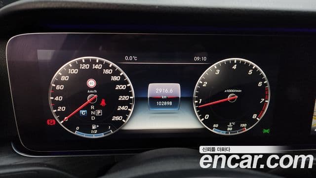 Mercedes-Benz E-Class 2018 — Şəkil 8/20