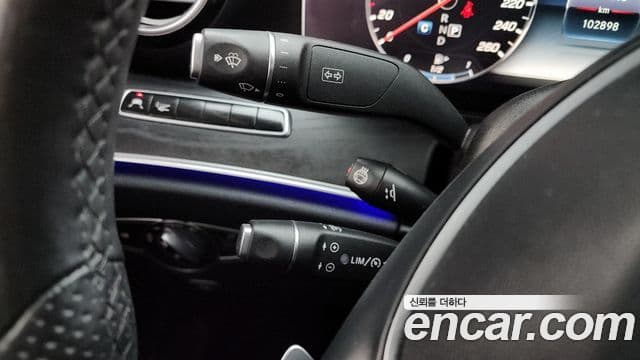 Mercedes-Benz E-Class 2018 — Şəkil 18/20