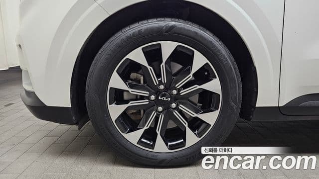 Kia Carnival 2021 — фото 5 из 20