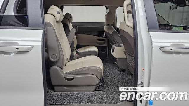 Kia Carnival 2021 — Şəkil 12/20