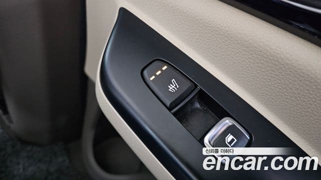 Kia Carnival 2021 — Şəkil 19/20