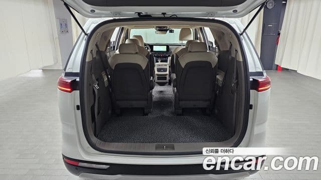 Kia Carnival 2021 — фото 20 из 20