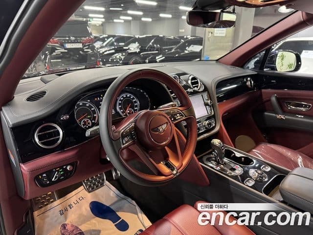 Bentley Bentayga 2020 — фото 3 из 20