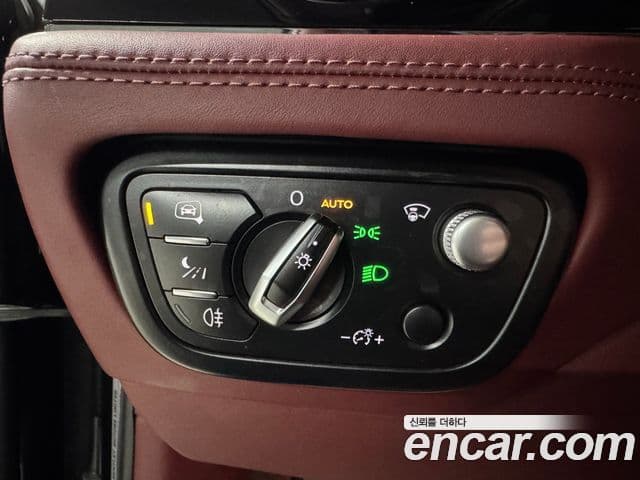 Bentley Bentayga 2020 — Şəkil 7/20