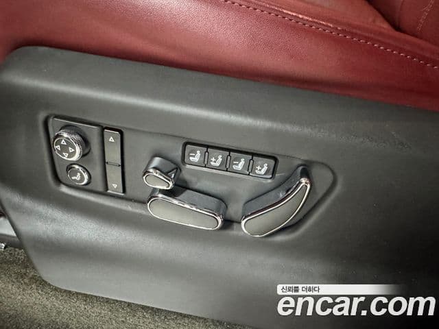 Bentley Bentayga 2020 — Şəkil 8/20