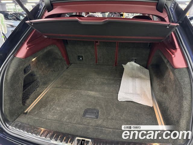 Bentley Bentayga 2020 — Şəkil 17/20