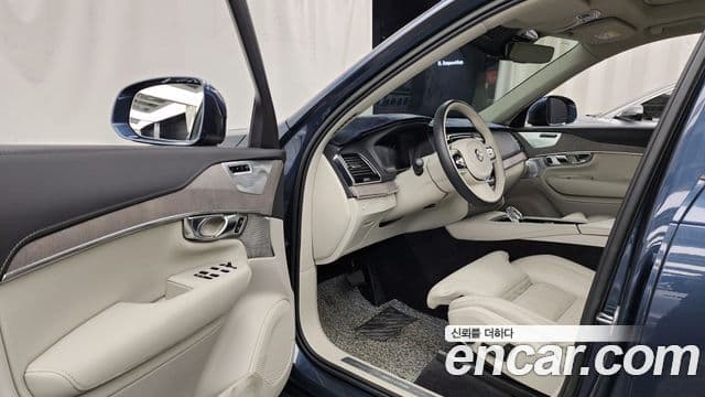 Volvo XC90 2022 — ფოტო 10/20