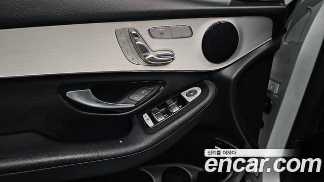 Mercedes-Benz GLC-Class 2019 — Фото 18/20