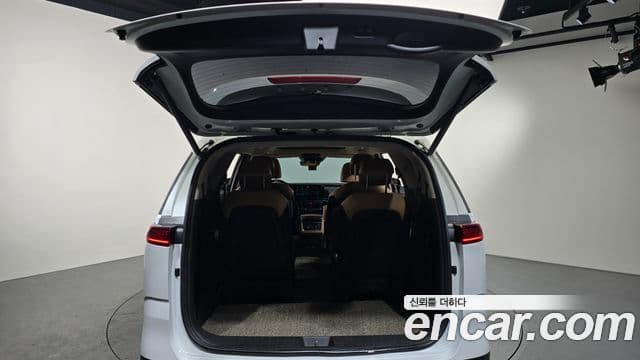 Kia Carnival 2020 — Photo 15/21