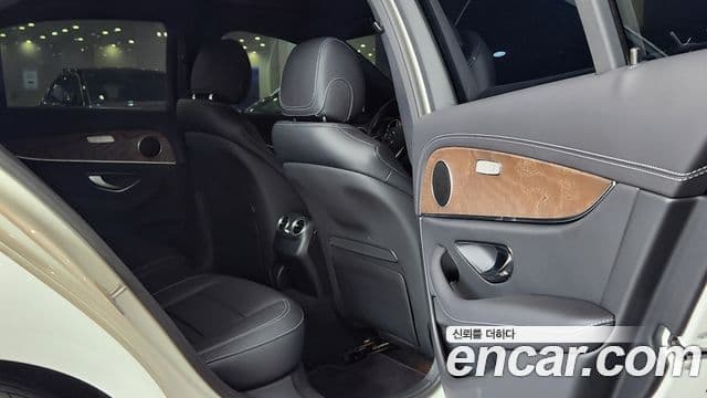 Mercedes-Benz E-Class 2022 — Şəkil 15/19