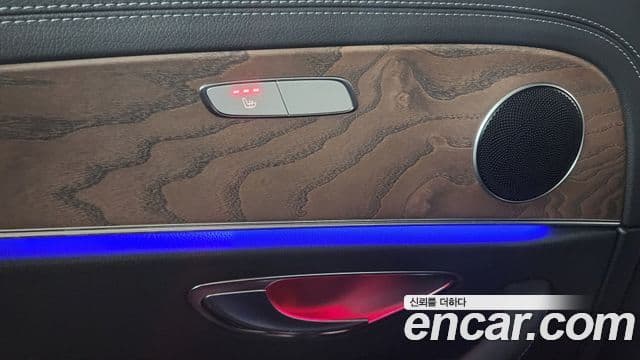 Mercedes-Benz E-Class 2022 — Şəkil 16/19