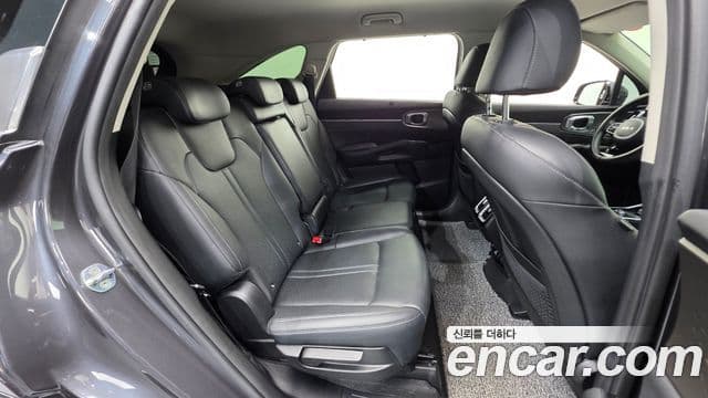 Kia Sorento 2022 — ფოტო 19/20