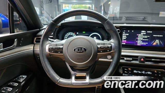 Kia K5 2020 — ფოტო 12/20