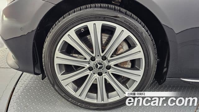 Mercedes-Benz E-Class 2018 — ფოტო 5/20
