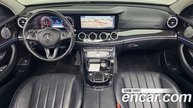 Mercedes-Benz E-Class 2018 — ფოტო 7/20