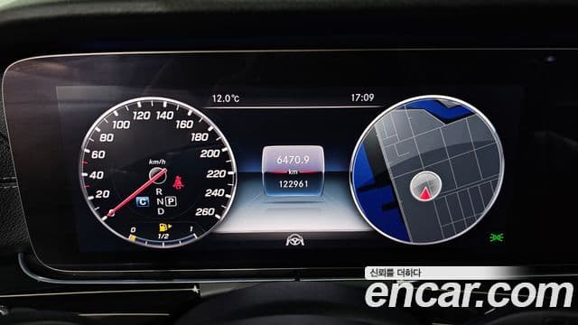 Mercedes-Benz E-Class 2018 — ფოტო 8/20