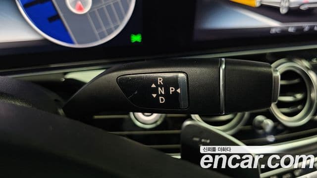 Mercedes-Benz E-Class 2018 — ფოტო 9/20