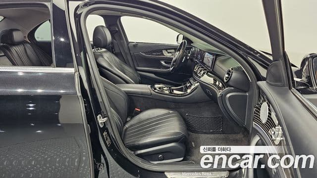 Mercedes-Benz E-Class 2018 — ფოტო 10/20