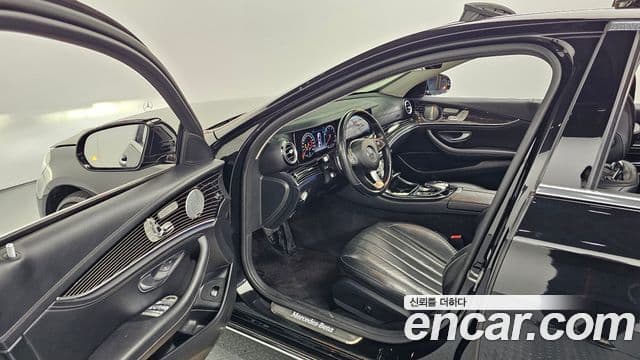 Mercedes-Benz E-Class 2018 — ფოტო 11/20
