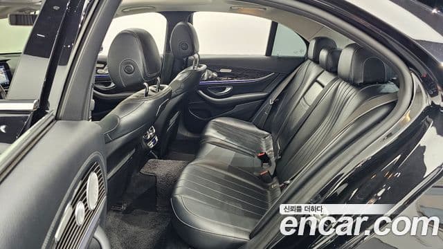 Mercedes-Benz E-Class 2018 — ფოტო 12/20